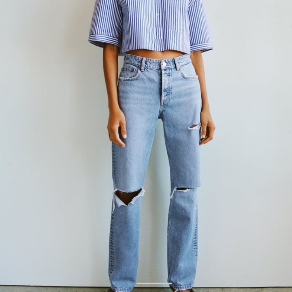 NWT Zara Straight Leg Mid Rise Light Wash Ripped Distressed Button Fly Jeans 0